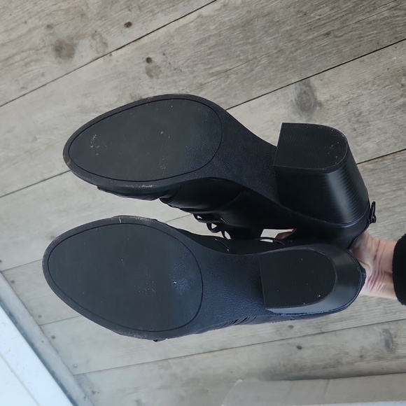 Black Carmen Cage Front Block Heel Peep Toe Bootie Size 8.5 NWT Maurices - Picture 4 of 4